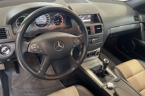 Mercedes-Benz C200 8 of 11