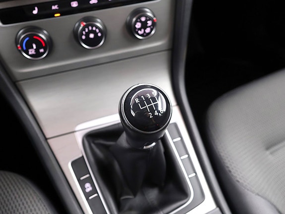 Volkswagen Golf I 21 of 27