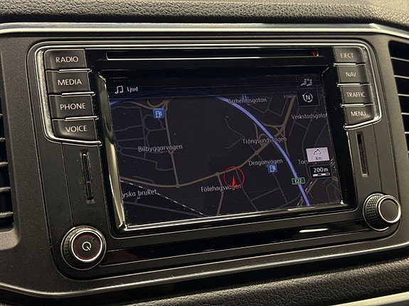 Volkswagen Amarok 19 of 27