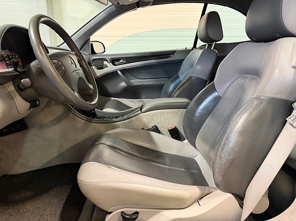 Mercedes-Benz CLK320 14 of 17