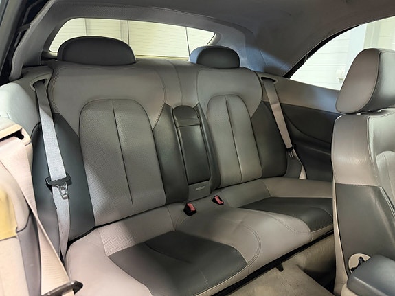 Mercedes-Benz CLK320 11 of 17
