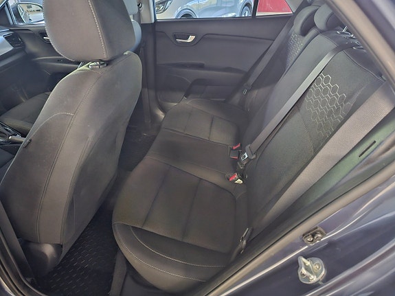Kia Rio 6 of 7