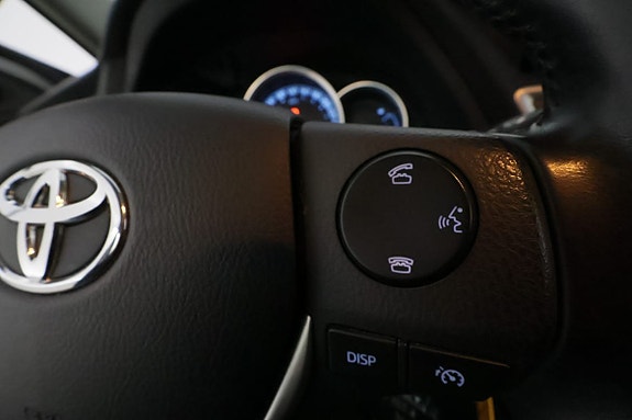 Toyota Auris 17 of 30