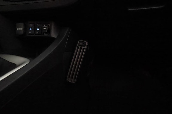 Toyota Auris 27 of 30