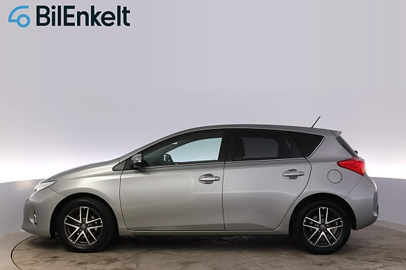 Toyota Auris 5 of 30