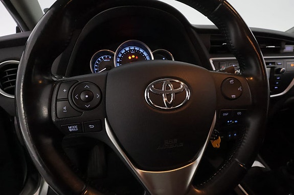 Toyota Auris 15 of 30