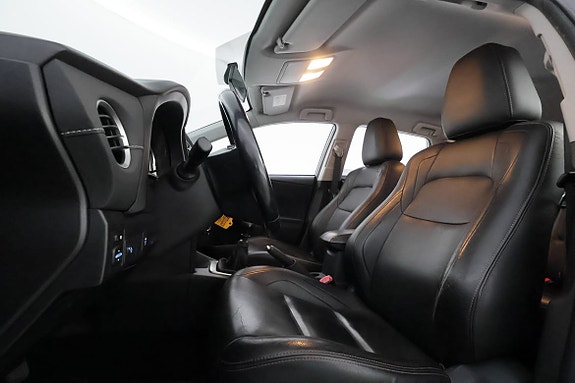 Toyota Auris 10 of 30
