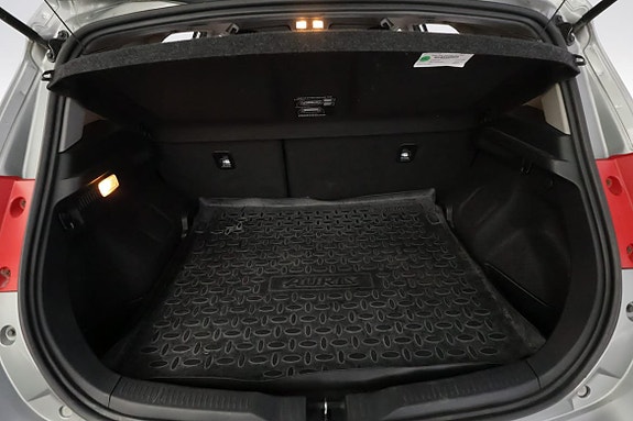 Toyota Auris 8 of 30
