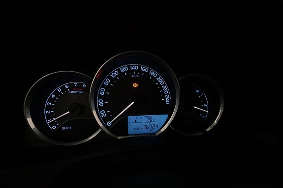 Toyota Auris 23 of 30