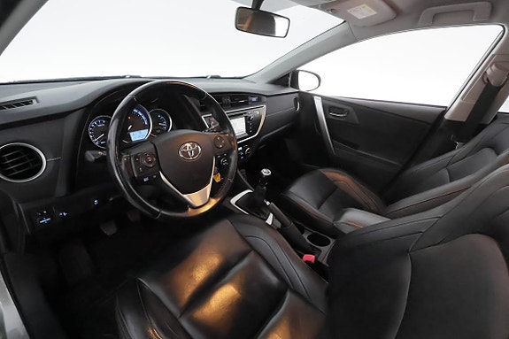 Toyota Auris 11 of 30