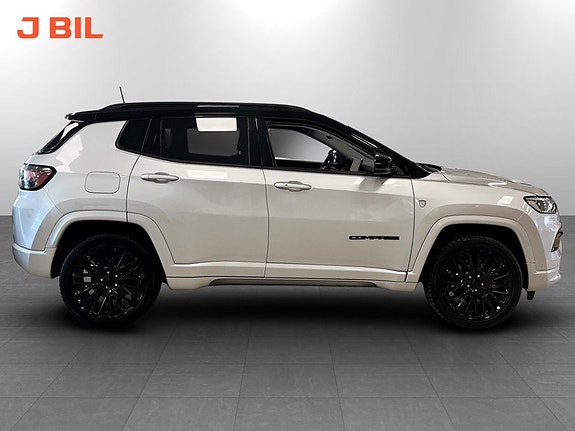 Jeep Compass 14 of 16
