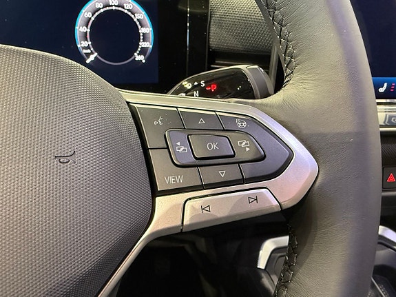 Volkswagen T-Roc 12 of 18