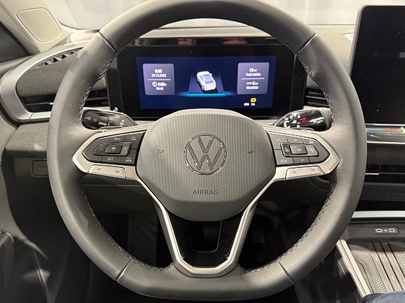 Volkswagen T-Roc 10 of 18