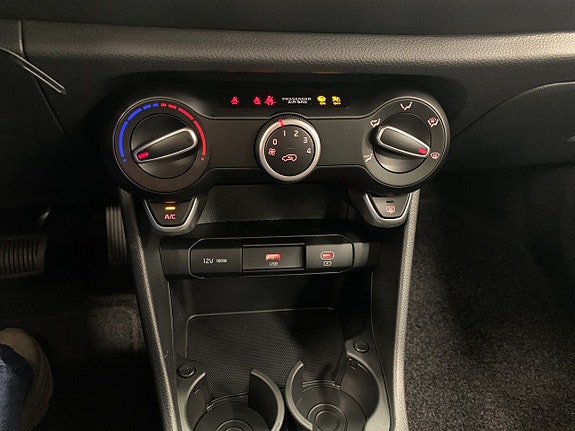 Kia Picanto 13 of 17
