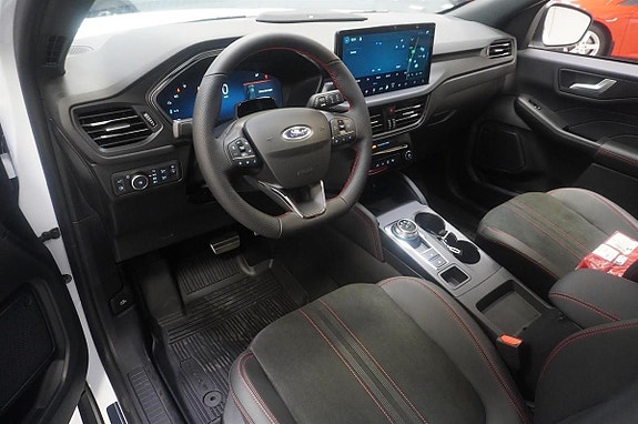 Ford Kuga 2 of 3