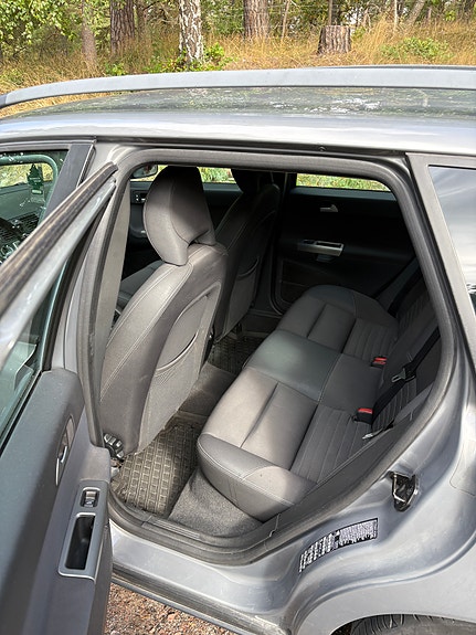 Volvo V50 6 of 9