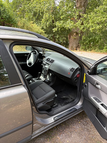 Volvo V50 8 of 9
