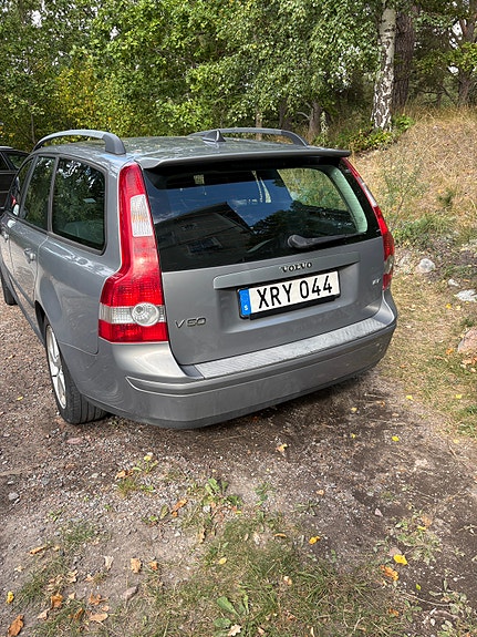 Volvo V50 2 of 9