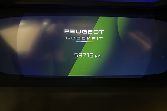 Peugeot 308 8 of 16