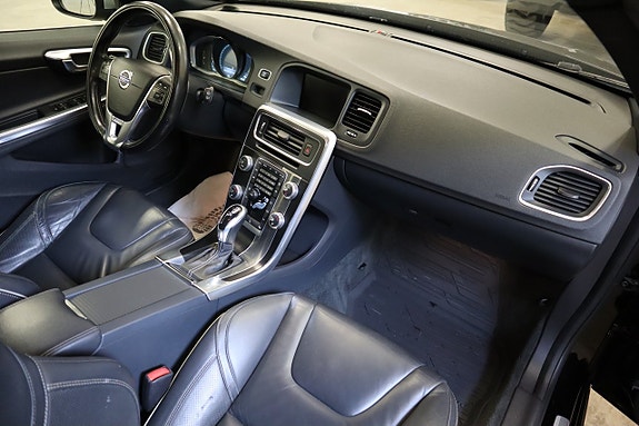 Volvo V60 8 of 30