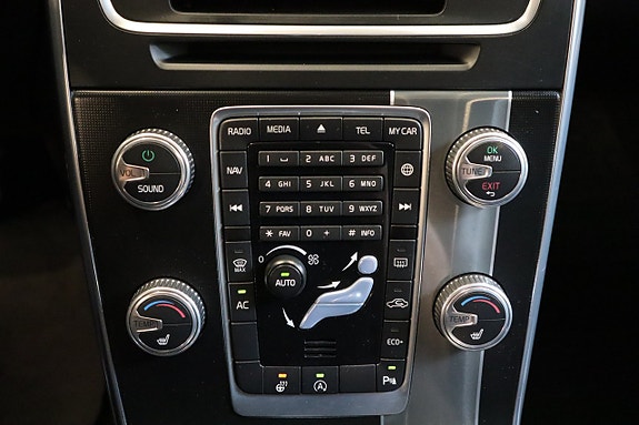 Volvo V60 11 of 30