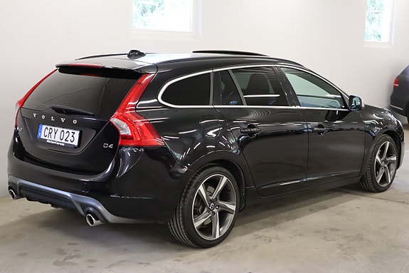 Volvo V60 4 of 30