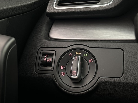 Volkswagen Passat 15 of 30