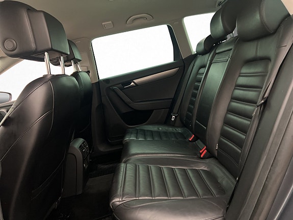 Volkswagen Passat 27 of 30