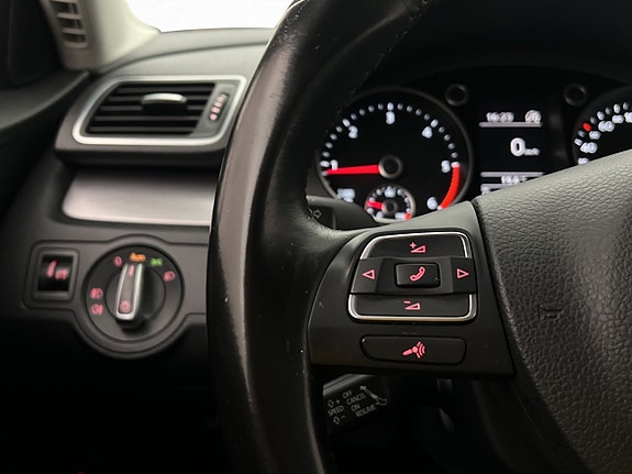 Volkswagen Passat 17 of 30