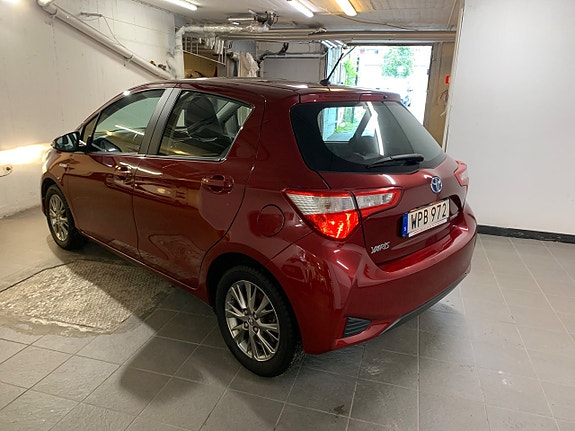 Toyota Yaris 4 of 25