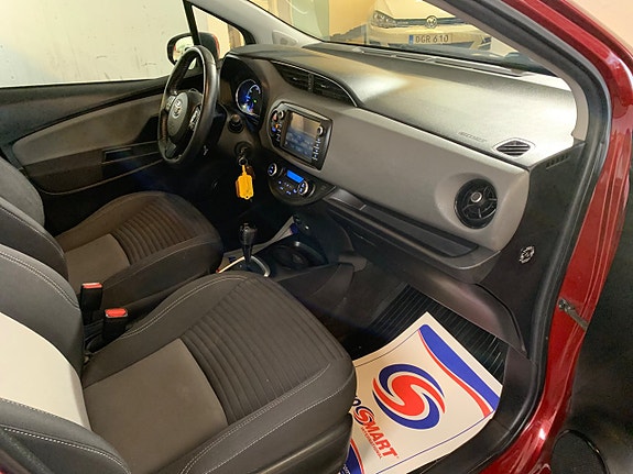 Toyota Yaris 20 of 25