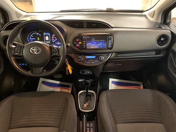 Toyota Yaris 18 of 25