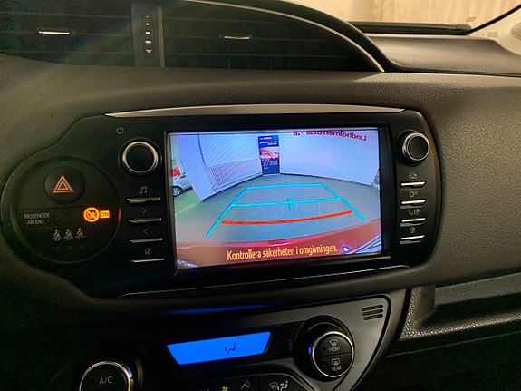Toyota Yaris 15 of 25