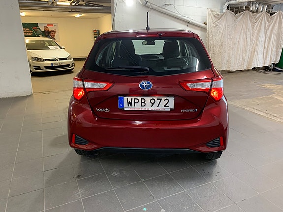 Toyota Yaris 6 of 25