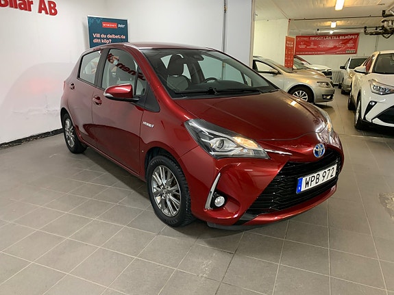 Toyota Yaris 2 of 25