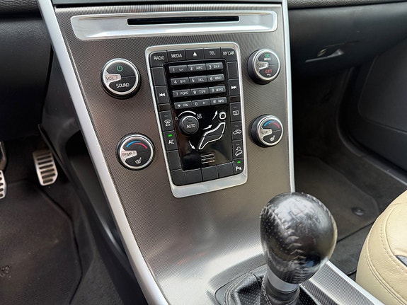 Volvo XC60 13 of 21