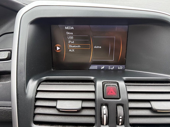 Volvo XC60 11 of 21