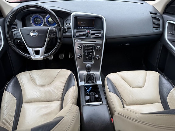 Volvo XC60 15 of 21