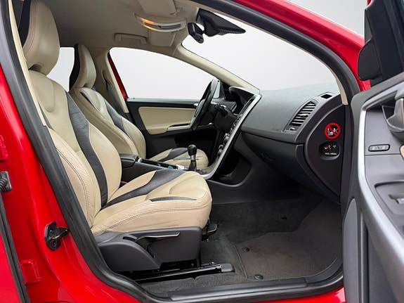 Volvo XC60 17 of 21