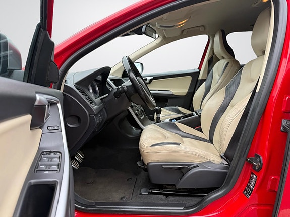 Volvo XC60 10 of 21