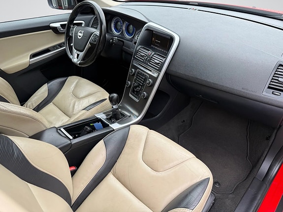 Volvo XC60 18 of 21