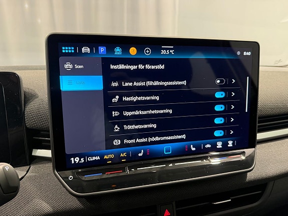 Volkswagen T-Roc 15 of 18
