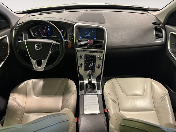 Volvo XC60 10 of 26