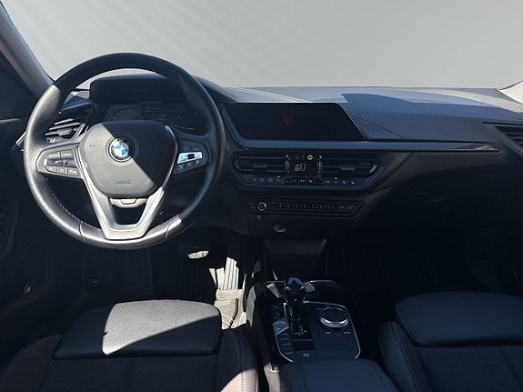 BMW 118i 16 of 27