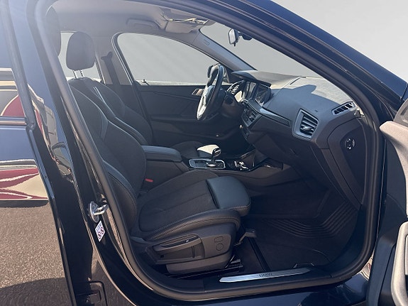BMW 118i 9 of 27