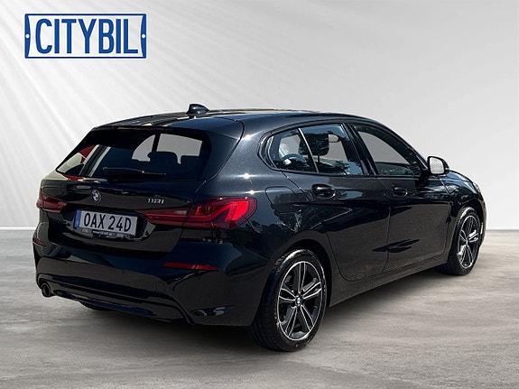 BMW 118i 4 of 27