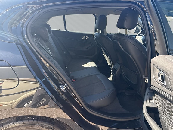 BMW 118i 14 of 27