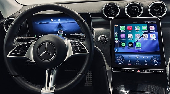 Mercedes-Benz GLC300 e 12 of 12