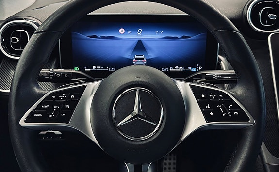 Mercedes-Benz GLC300 e 11 of 12