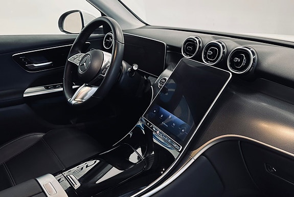 Mercedes-Benz GLC300 e 10 of 12